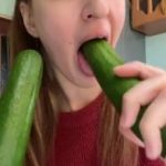 Omegle Sex Girl Masturbate Pussy Vibrator before Bedtime