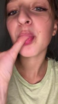 Stickam girl Squirt and Oil on Body