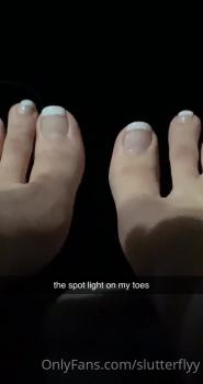 Stickam teen thot rubbing her pussy on NSFW Stickam live