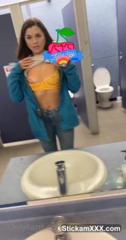 Only a Omegle girl can masturbate