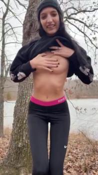 Stickam 18 girl masturbates her pussy