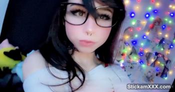 Three nice girls hanging out on Stickam