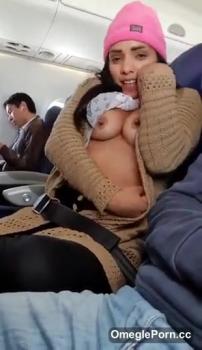 Asian girl does naked exercise - Stickam nude