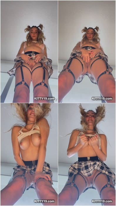 Domina Doxy tiktok leaked video with pretty onlyfans model. Mini skirt without panties! Download it full video and enjoy.