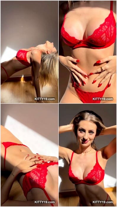 Paula Currass leaks absolutly naked videos. Sexy red lingerie and beauty face lips - ready for webcam show and instagram reels.