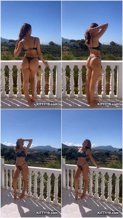 Sarah Leonard sexy girl with incredible body in sexy bikini posing on public. Download it leak video and enjoy.