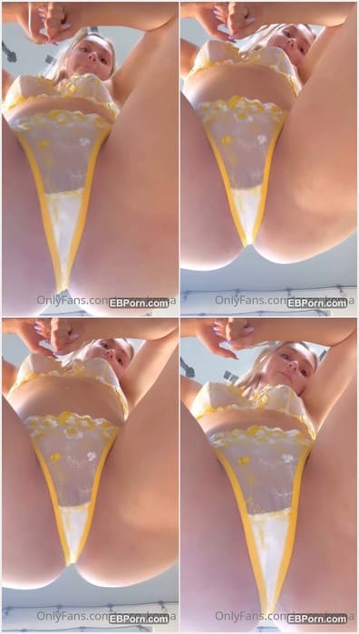 Itscocostar blowjob lover babe sitting on your face and want pussy lick now. She cum on your dick or face, your choice.
