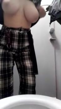 Omegle girl amateur vibrator with pulsating orgasm