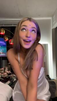 Little Omegle nude Bree Get fucked by toy