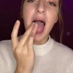 Stickam Porn Tourist Girl Masturbates Right On The Street Without Being Shy