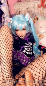 lonely student masturbates Stickam porn pussy in the bathtub