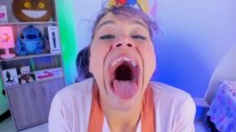 Best squirting Stickam teen slut in sexy lingerie