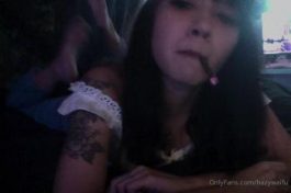 Stickam porn thot loves giving us a close view of her young pussy