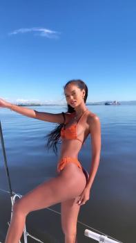 Sandy play in the shower! Exclusive Omegle porn video