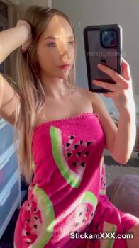 Stickam girl asturbating in the bathroom