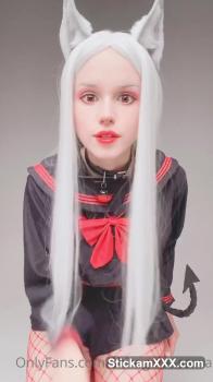 Omegle Aria Carson playing with her toy