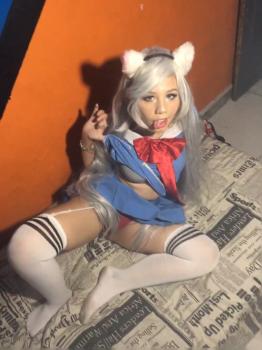 Teen Stickam girl masturbates in her room