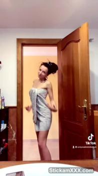 Omegle Cuties Showing Their Bare Asses