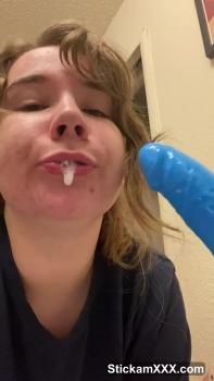 Stickam Fun in the bathroom