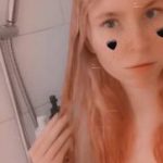 Naked young Stickam girl show