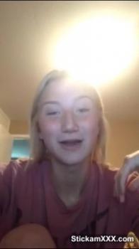 Watch the Stickam girl masturbate