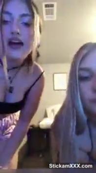 Omegle Mika A Masturbating