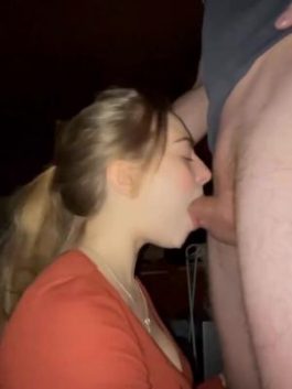 Tender stickam 18 year old pussy makes my cock ejaculate