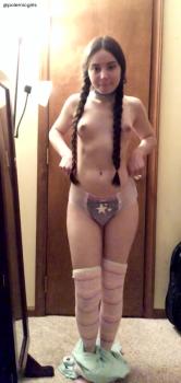 see how the girl miss dick play with sextoy - Stickam girls