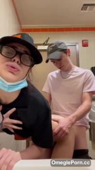 Ginger Beauty Shows Her Sweet Pussy and Perfect Ass - Stickam sex