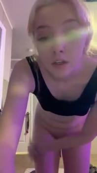 Ballerina Annett A poses completely naked on a gray sofa - Stickam teen