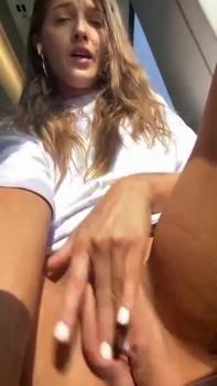 baby brings herself to orgasm after lessons - Omegle porn