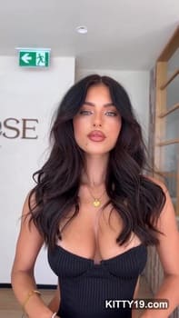 Crystal Bellotti boobs